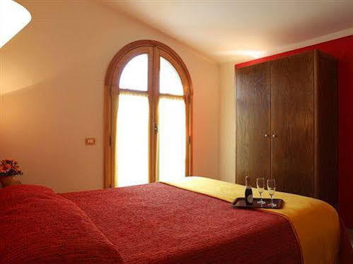 Bed and Breakfast Le Due Sirene П'яно-ді-Сорренто Екстер'єр фото